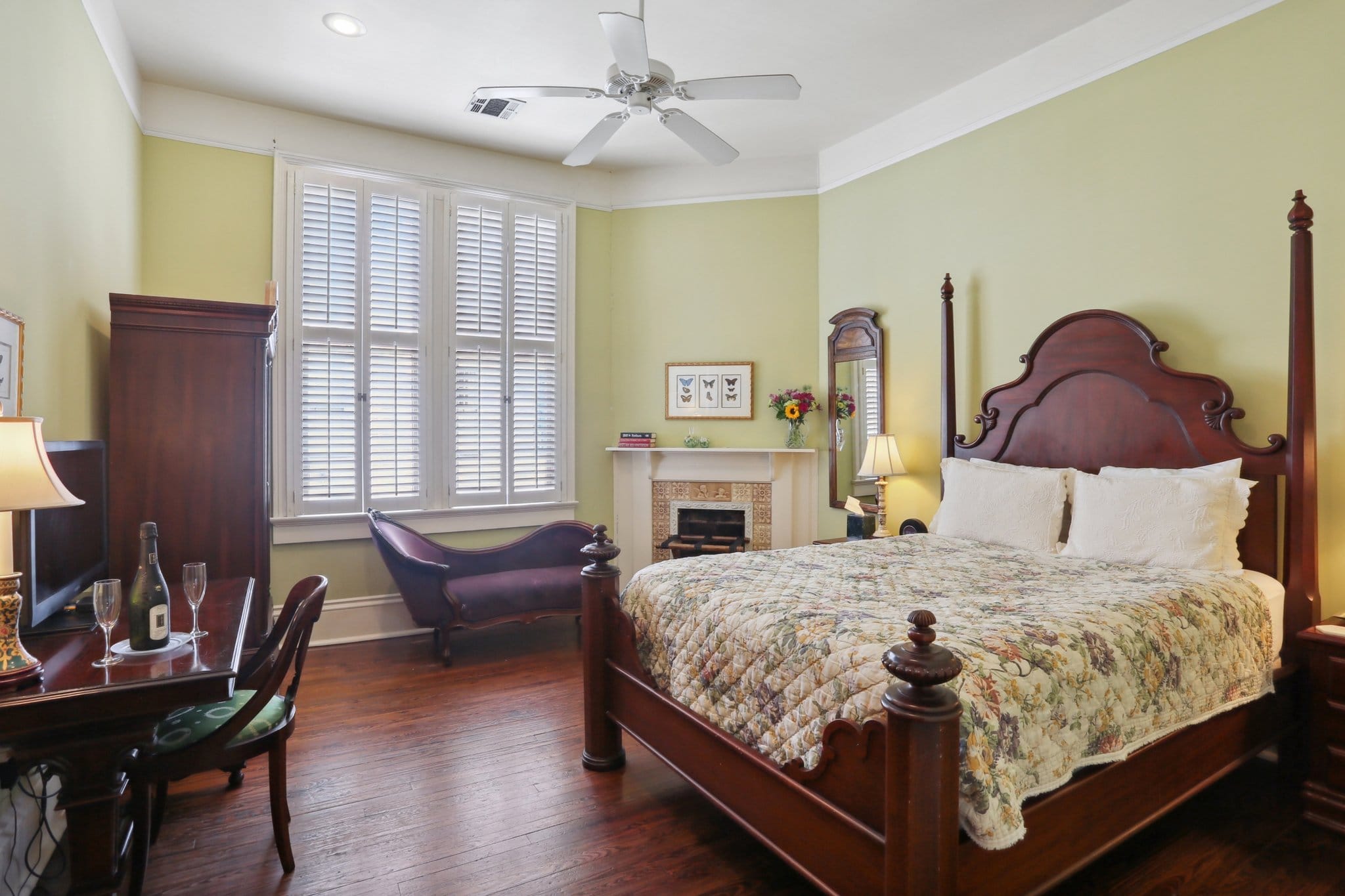 The Pearl guestroom at Maison Perrier Bed & Breakfast in New Orleans